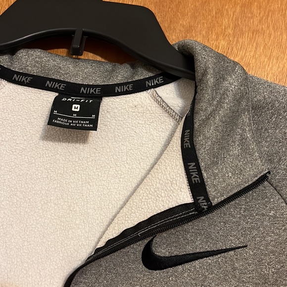 Nike Men's Dri-FIT 1/4-Zip Long Sleeve Top - Nike Pullover Grey - Picture 2 of 4